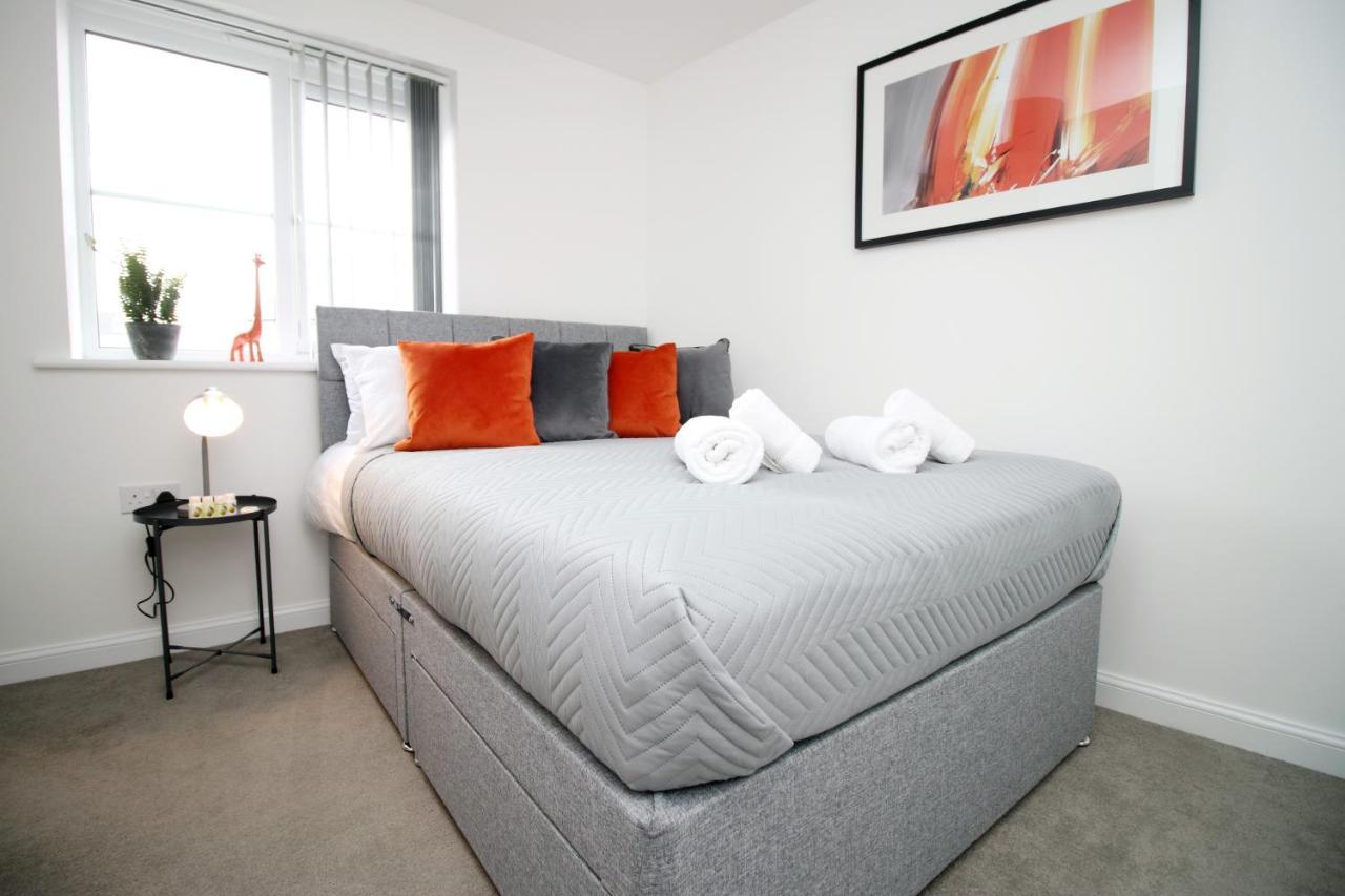 No 43 Stadium Views By Ssw - 2Br, Parking, Sleeps 4, 3Min Walk To Stadium, 10Min Drive To City Centre, Marina And Close To M4 Morriston Dış mekan fotoğraf