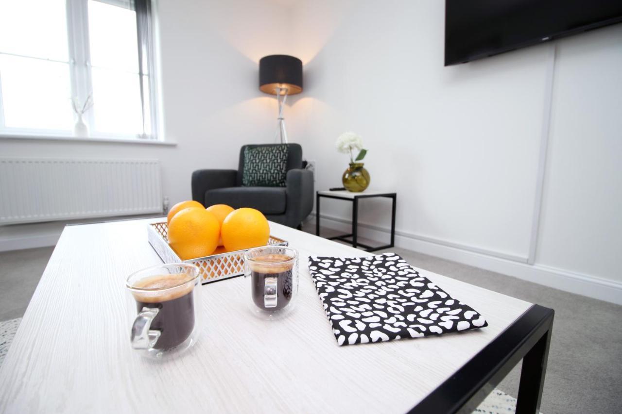 No 43 Stadium Views By Ssw - 2Br, Parking, Sleeps 4, 3Min Walk To Stadium, 10Min Drive To City Centre, Marina And Close To M4 Morriston Dış mekan fotoğraf