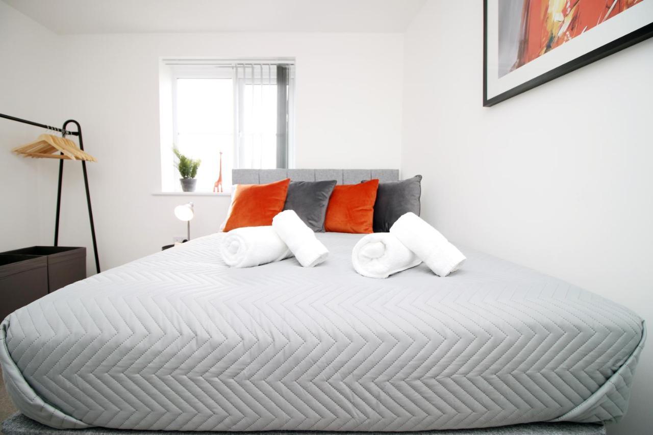 No 43 Stadium Views By Ssw - 2Br, Parking, Sleeps 4, 3Min Walk To Stadium, 10Min Drive To City Centre, Marina And Close To M4 Morriston Dış mekan fotoğraf